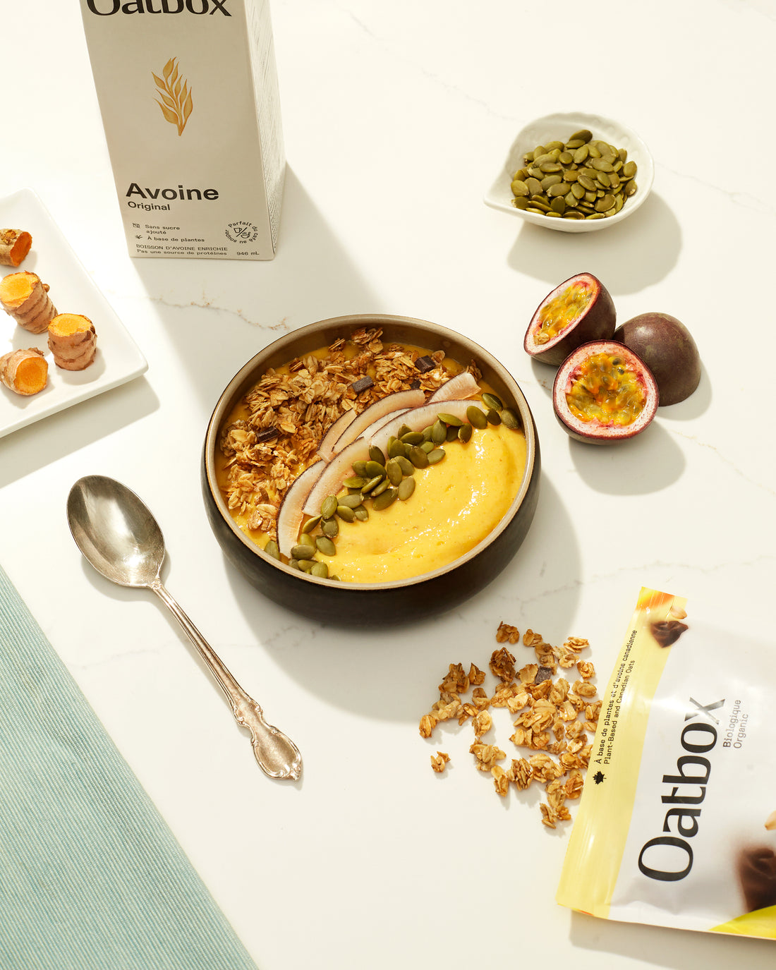 smoothie bowl oat milk mango granola