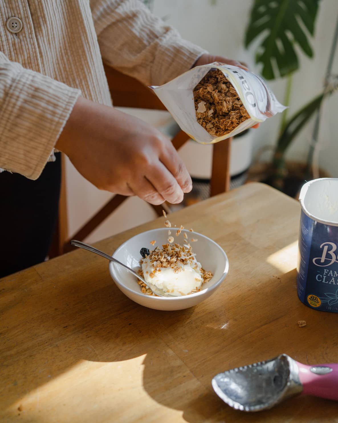 Coconut and Blueberry Granola (300g)